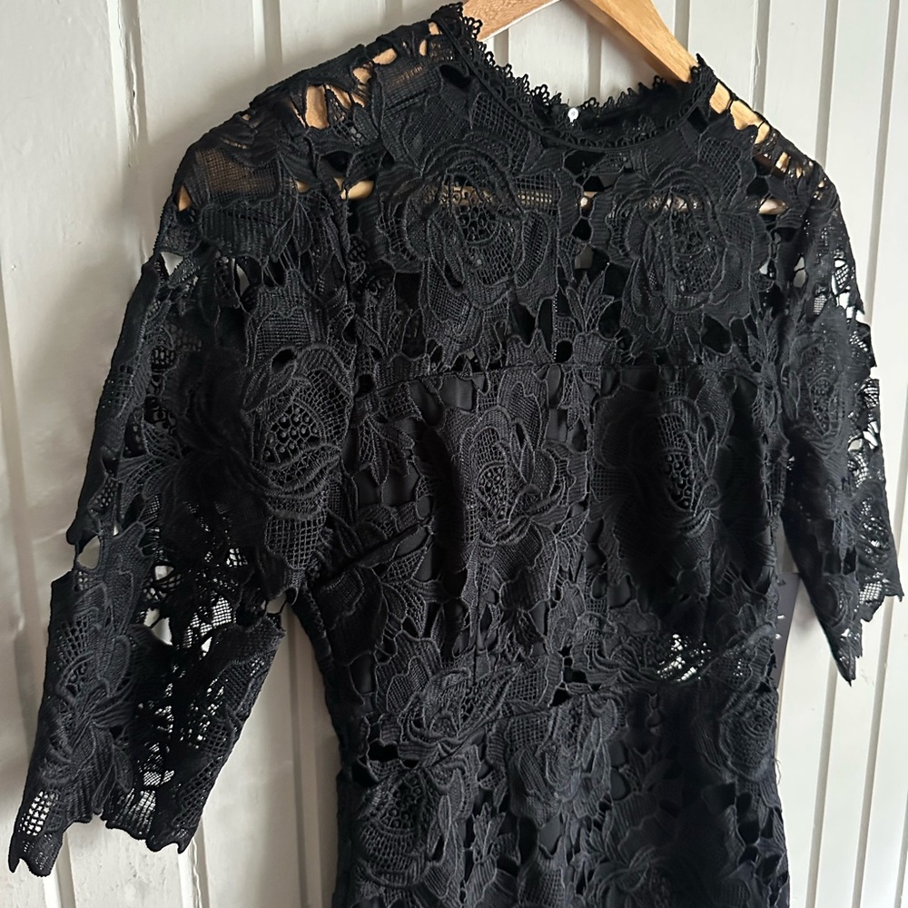 NWT Lulu’s black lace dress - Picture 4 of 12